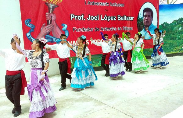 Conmemoran 1er aniversario luctuoso Prof. Joel López Baltazar