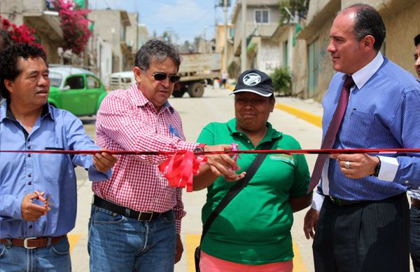 Inauguran siete calles en la colonia Wenceslao Victoria Soto