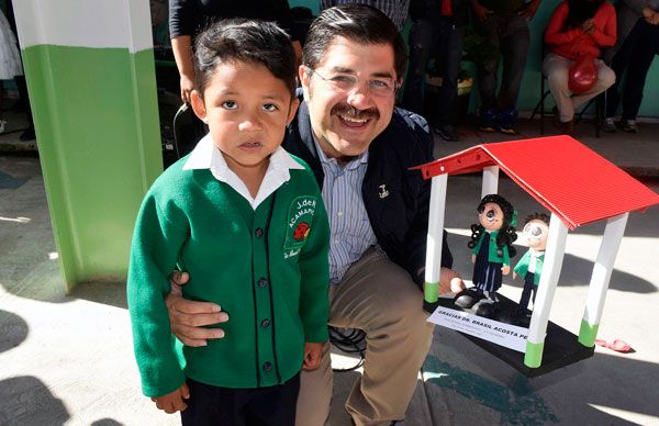 750 alumnos de Texcoco beneficiados por el Movimiento Antorchista con obras educativas