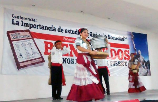 Sólo el pueblo educado y organizado podrá combatir la pobreza: Homero Aguirre Enríquez