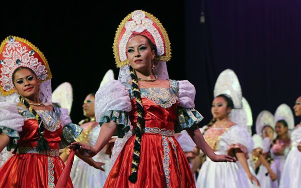 Crónica: Homenaje al pueblo ruso y francés en  inauguración del concurso de teatro de Antorcha