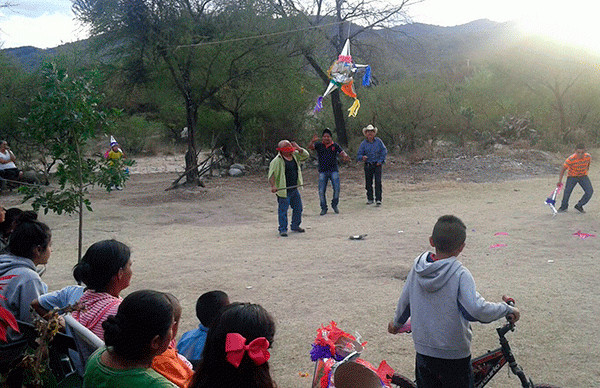 Antorcha celebra las fiestas decembrinas en San Nicolás Tolentino