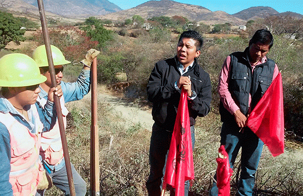 Inicia Antorcha obras de electrificación en la Sierra Sur 