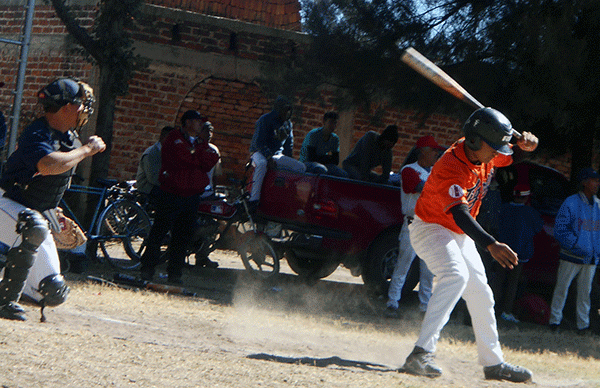 Se preparan beisbolistas para la Espartaqueada Deportiva