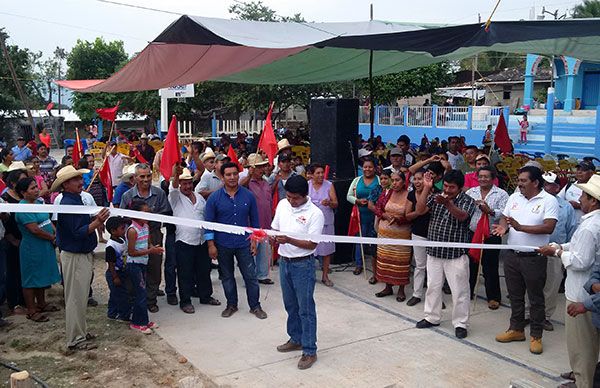 Inicia Antorcha construcción de techado  de cancha en Mesones Hidalgo 