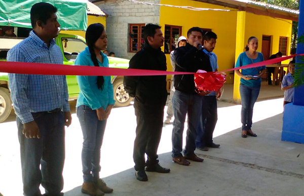 Antorcha inaugura techado de cancha en escuela de Yogondoy