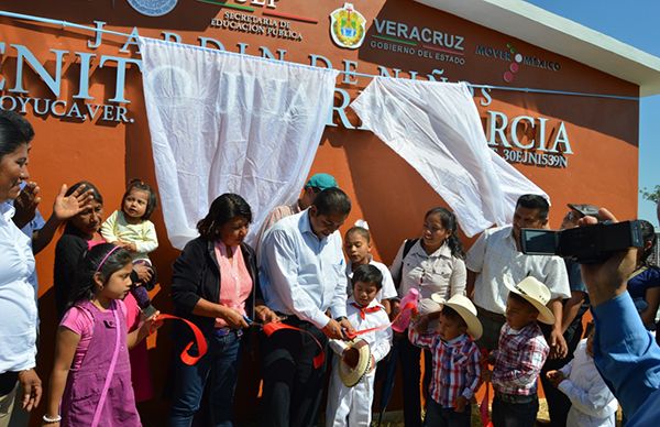 Antorcha inaugura obras educativas en Tantoyuca