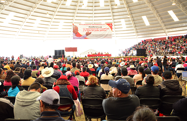 Participan 10 mil en la conferencia: La importancia del crecimiento y la toma del poder político