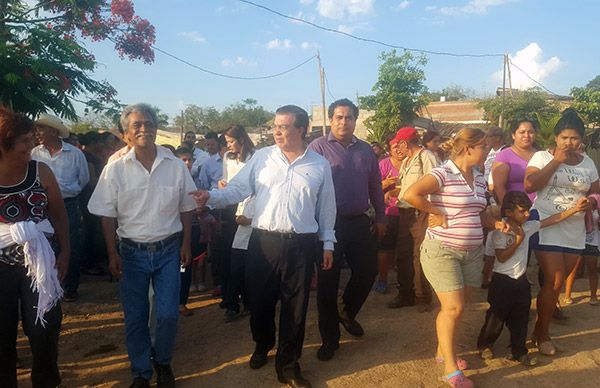 Secretario de Salud del Gobierno del Estado visita colonia Antorchista