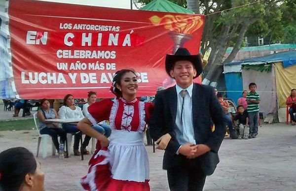 Festejan un año más de lucha antorchistas de Chiná