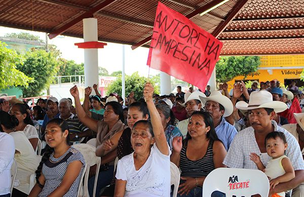 Campesinos popolucas protestarán frente a palacio de gobierno