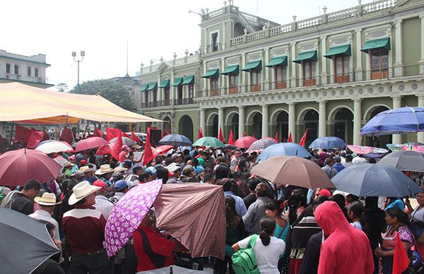 Protestan campesinos en demanda de apoyos al campo