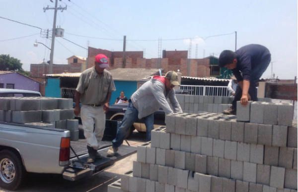 Benefician con mejoramiento de viviendas a familias antorchistas 