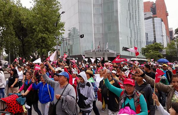 Protestan habitantes de Chimalhuacán en el Senado de la república  