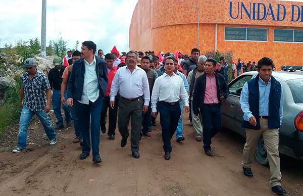 Inaugura Antorcha unidad deportiva Miguel Cruz José en Huajuapan