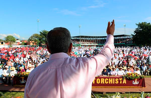 Cordobeses celebran tres décadas de antorchismo