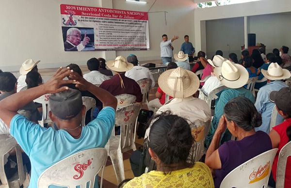 Lideres de Valles y Costa Sur escuchan el llamado de Campos Flores