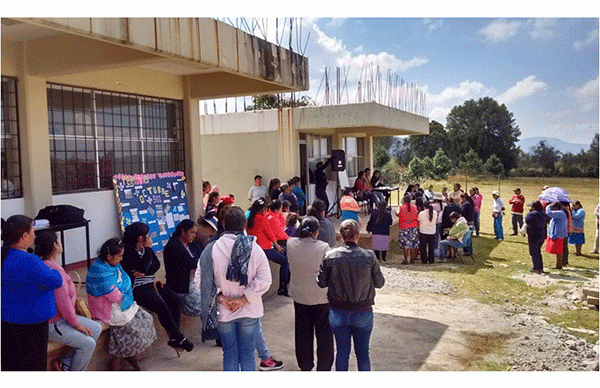 Padres de familia del Colegio de Bachilleres  de Tupátaro organizan sus actividades