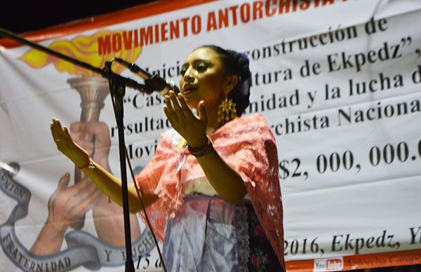 Banderazo a construcción de la Casa de Cultura en Ekpedz