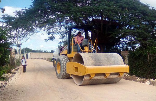 Comienza electrificación y repavimentación de calles en colonia antorchista