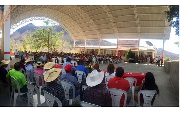 Mejoran infraestructura de escuela de Tuzantla