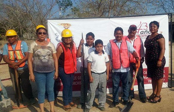  Banderazo de inicio de obras en telesecundaria de Aguaje el Zapote 