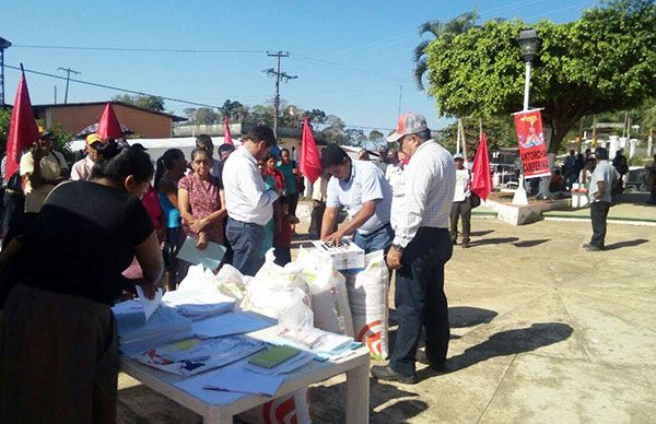 Entrega de fertilizante a productores del Soconusco