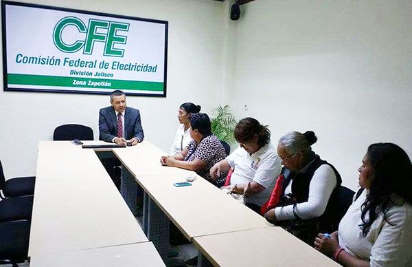 Colonos exigen suministro de energía eléctrica a CFE