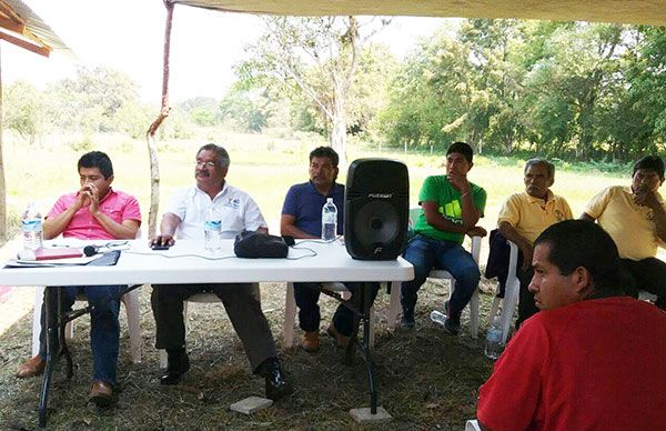   Plenaria en la Mixteca escucha conferencia de dirigente estatal 