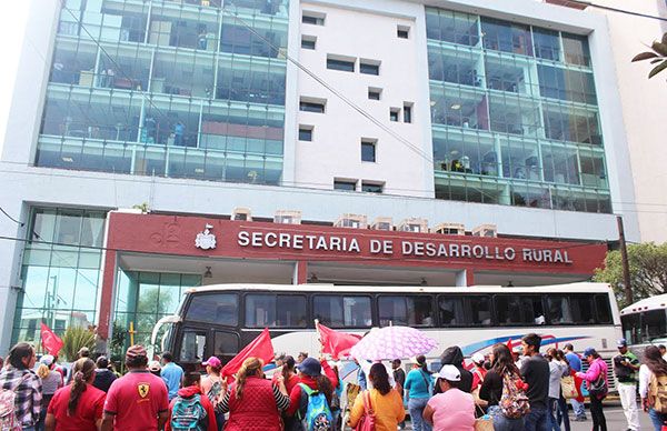 Exigen a la Seder entrega de insumos agrícolas