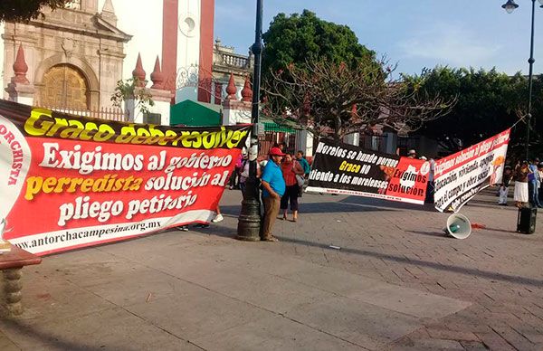 Con cultura, protestan contra gracogobierno 