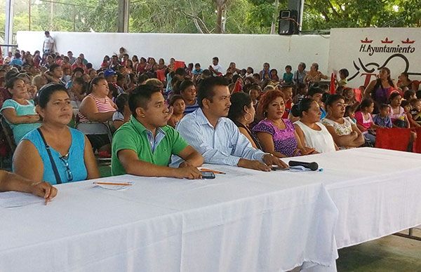 Festejan a madres y niños en Tizimín