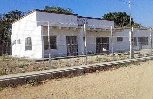 Ni médico ni medicinas en Centro de Salud de Tomatlán