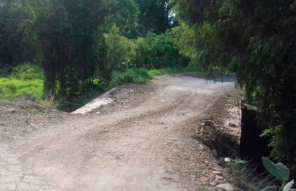 Pobladores antorchistas logran la reparación de puente en el río Orocutín