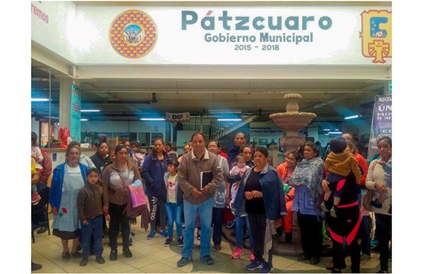 Exigen patzcuarenses solución a compromisos atrasados de edil municipal