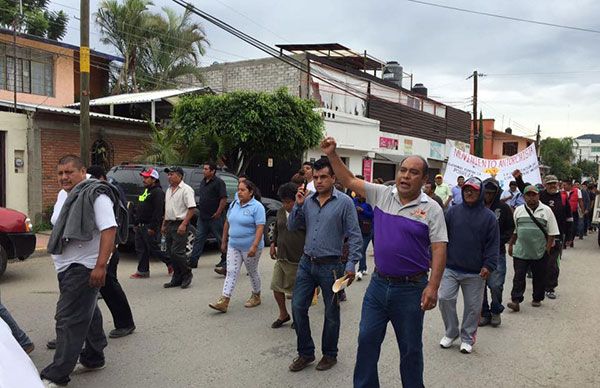 Permisos para trabajar exigen choferes a SEVITRA 