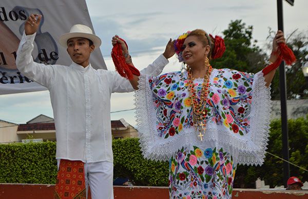 Festejan antorchistas petuleños  construcción de  vivienda