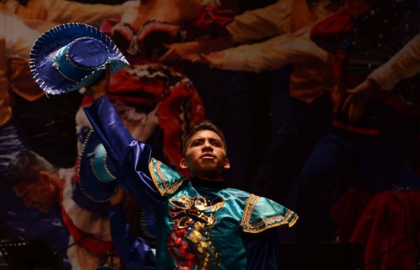 Encuentro mundial de culturas en Antorcha.