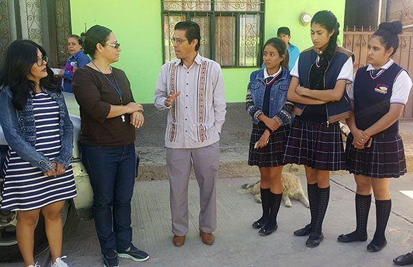 Alumnos y maestros piden apoyo a Antorcha para construcción de aula