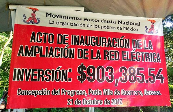  Antorcha corta el listón de obra de electrificación en Putla