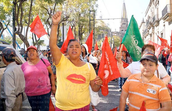 Altos funcionarios vuelven a empeñar su palabra; se posponen manifestaciones