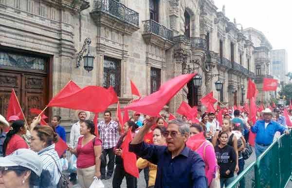 Gobierno jalisciense se compromete a resolver demandas del pueblo 