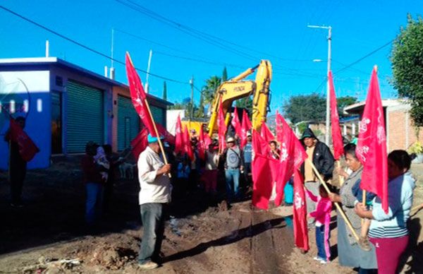 Celebra antorchismo maravatiense el inicio de pavimentaciones y drenaje en Cuartel V