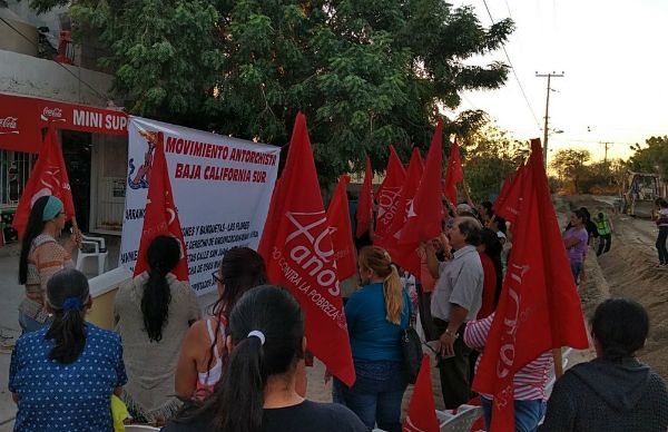 Antorcha celebra banderazo de obra en colonia Diana Laura 