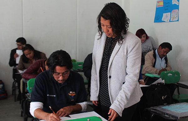 Docentes y estudiantes de Chimalhuacán participan en Desafío Intelectual de Español y Matemáticas