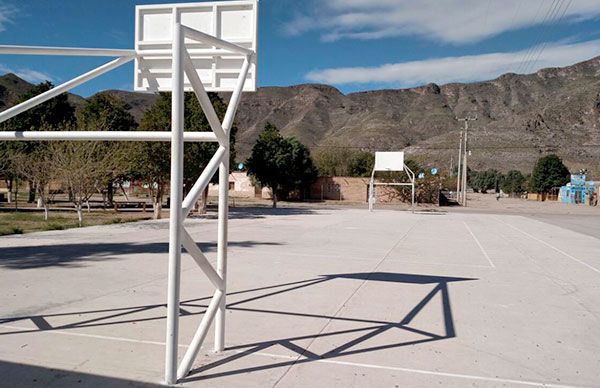   En cuestión de días, se entrega cancha a ejido Picardías