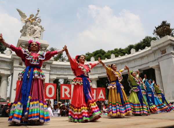 ¿Cuándo desclavaremos nuestros pies, nuestras manos?