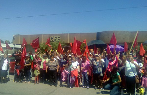   En Ciudad Guzmán, CFE niega electricidad a familias humiles