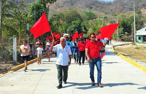 Antorcha lleva progreso a La Cañada en la región de la Costa