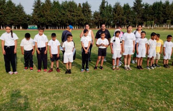 Estudiantes de escuelas antorchistas entre los primeros lugares en atletismo